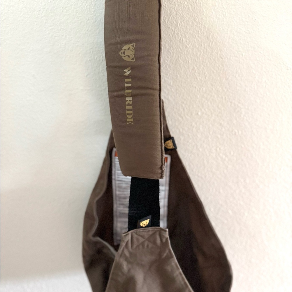 Wildride Toddler Hip Carrier in Coffee